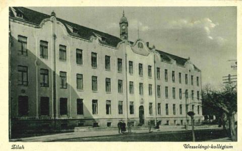 KÖZLEMÉNY  - Zilahi Református Wesselényi Kollégium